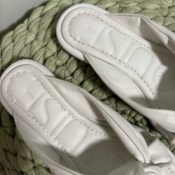 NWOB Louise Et Cie Abaleena Optic White Leather Top Knot Slide Flat Sandal - Picture 4 of 8